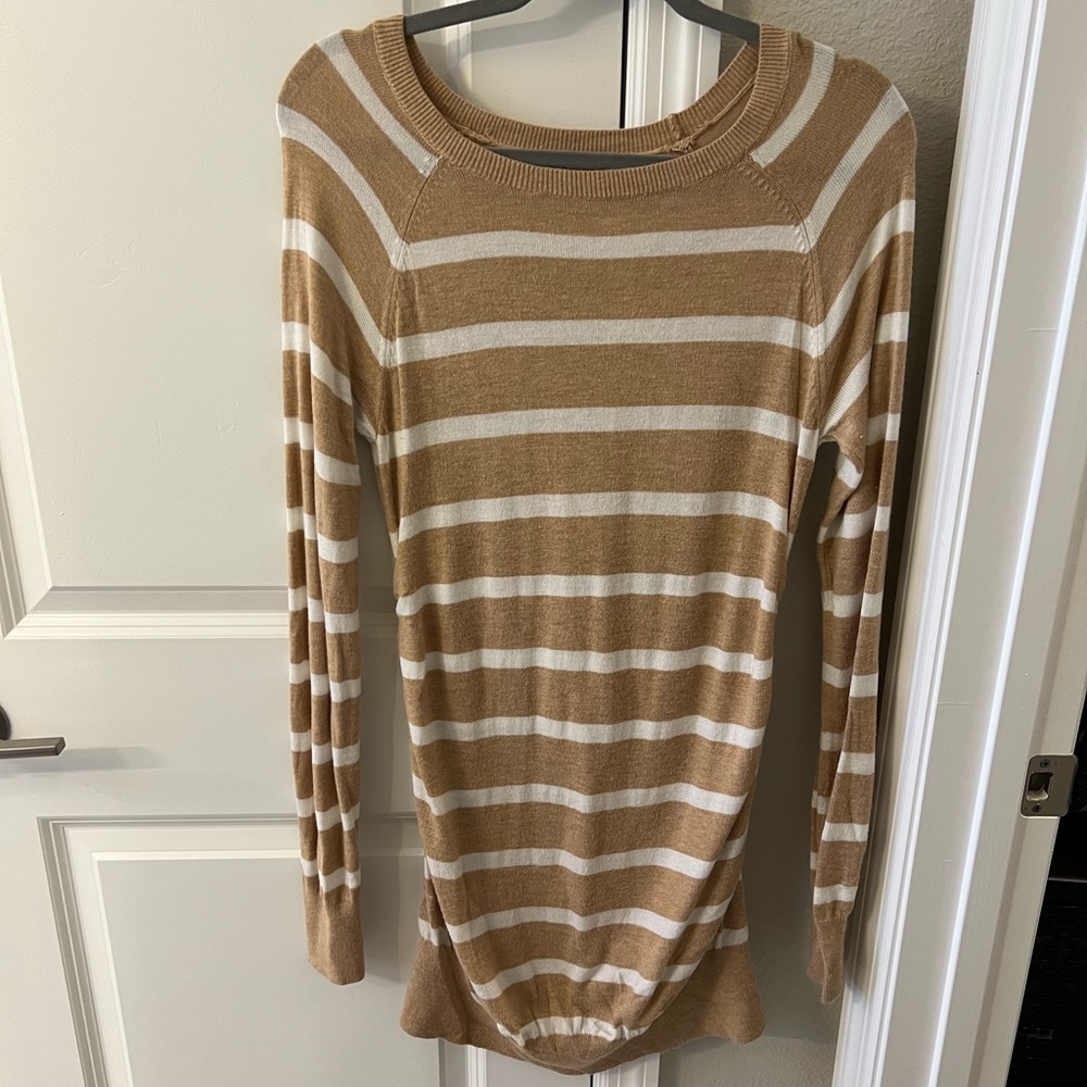 Liz Lange Maternity Sweater. Size S/P